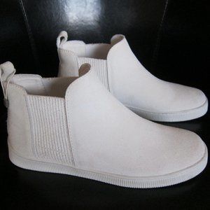 PEDRO GARCIA CHALK SUEDE CHELSEA ANKLE BOOTS - SIZE 9 M